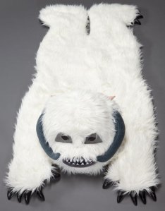 My authentic Wampa rug never attracted me a Slave-Leia... huh.